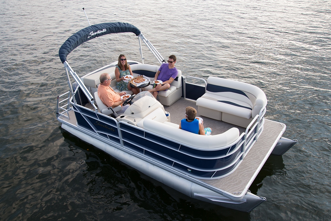 Pontoon Boat Buyer's Guide  Buying a New or Used Pontoon Boat